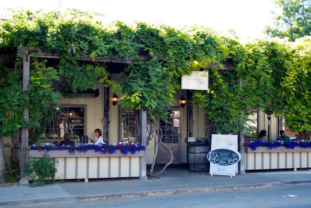 Photo of the exterior of the Los Olivos Cafe